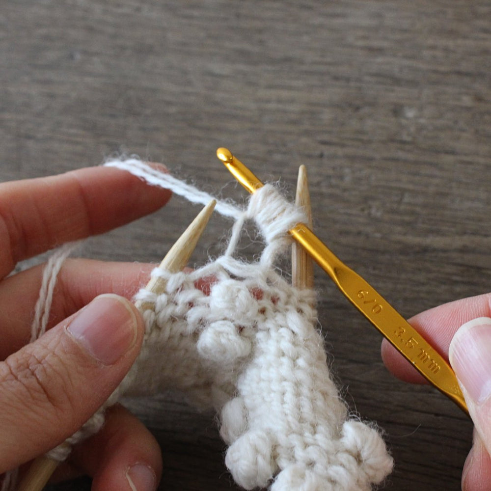 KNITTING TUTORIALS :　ボッブルの編み方と毛糸刺しゅう