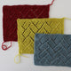 Mariola Merinoの編み地　ブルーはガーター編みにアレンジしています